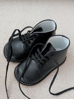 Kids Black Lace-Up Leather Boots Size 4 Josmo